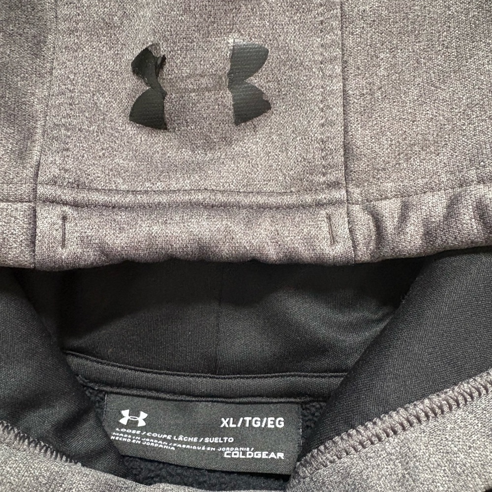 Men’s loose fit under armour hoodie - Picture 2 of 2